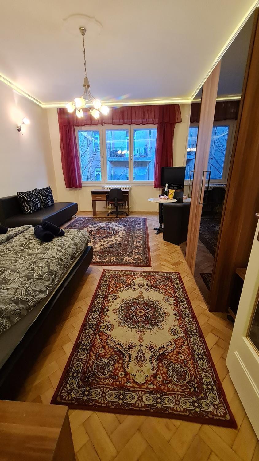 Gyöngyi apartman Apartment in Budapest
