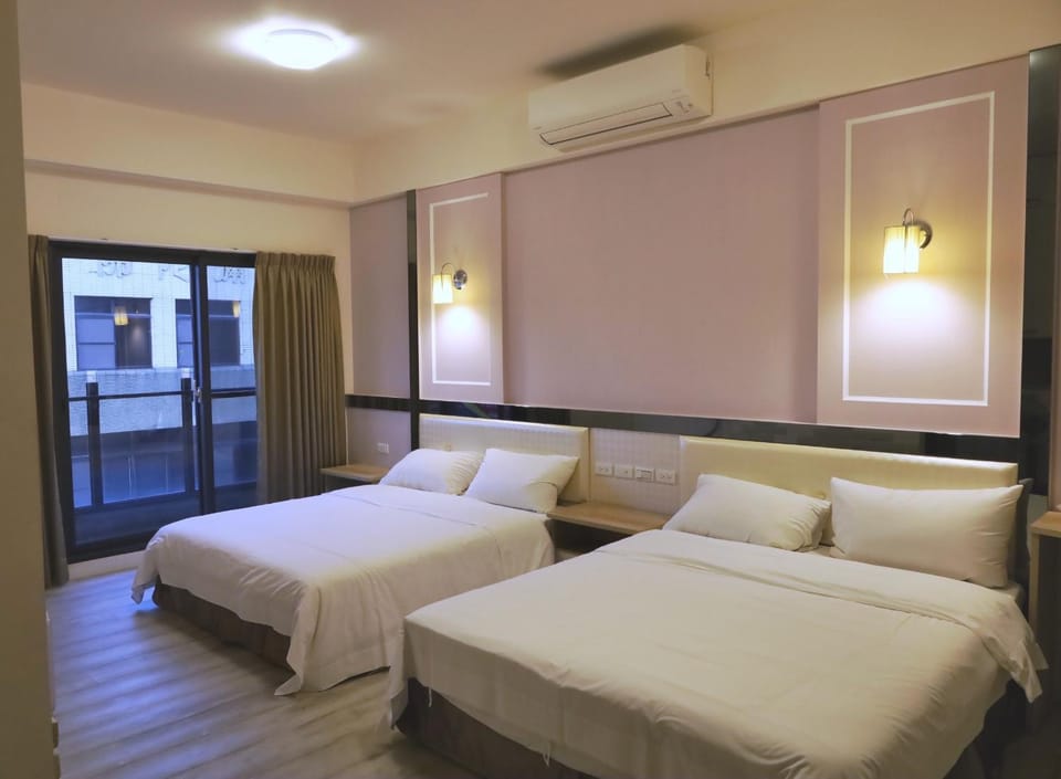 Bed, Photo of the whole room, Bedroom, air conditioner