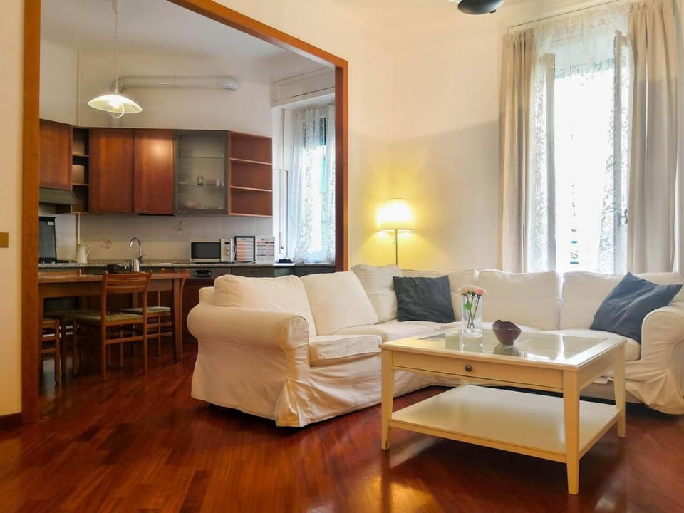 Kitchen or kitchenette, Living room, Seating area
