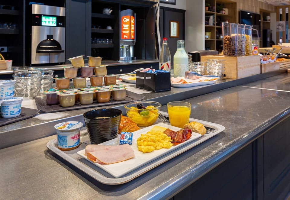 Breakfast, Breakfast, Continental breakfast, Continental breakfast, Lunch, Lunch