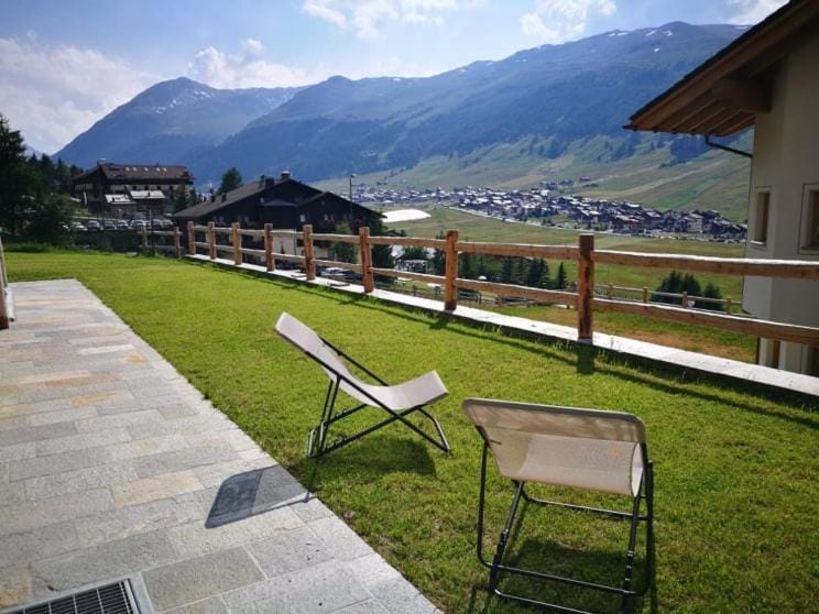 Garden, Mountain view