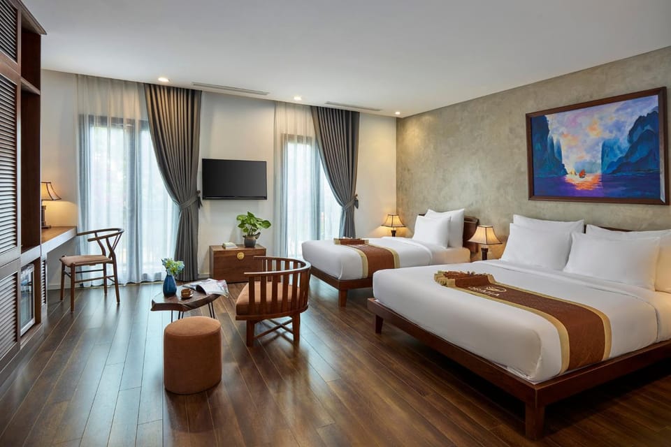 TV and multimedia, Photo of the whole room, Decorative detail, Seating area, Family