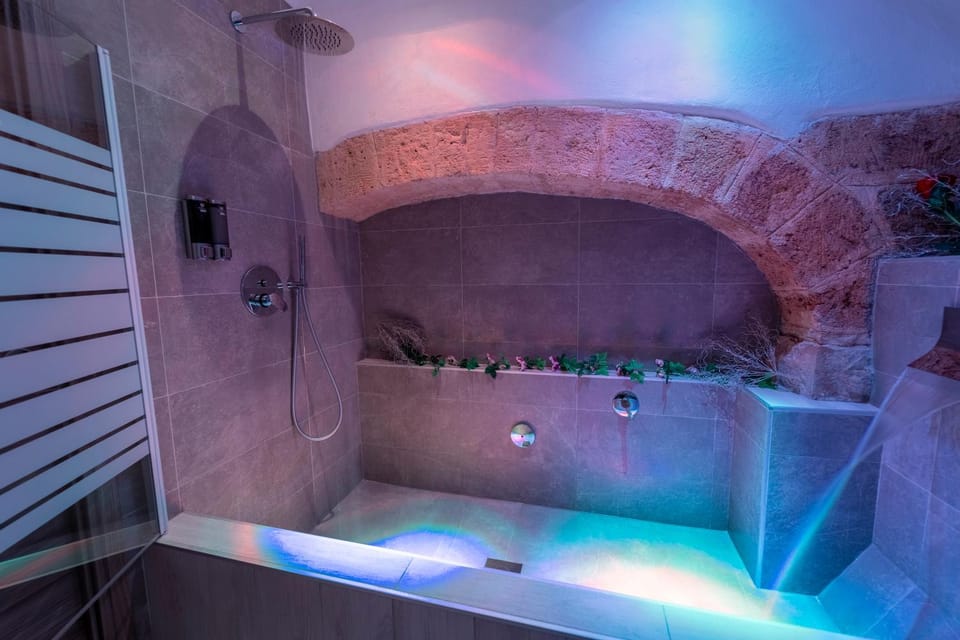 Shower, Hot Tub, Bathroom, Bath
