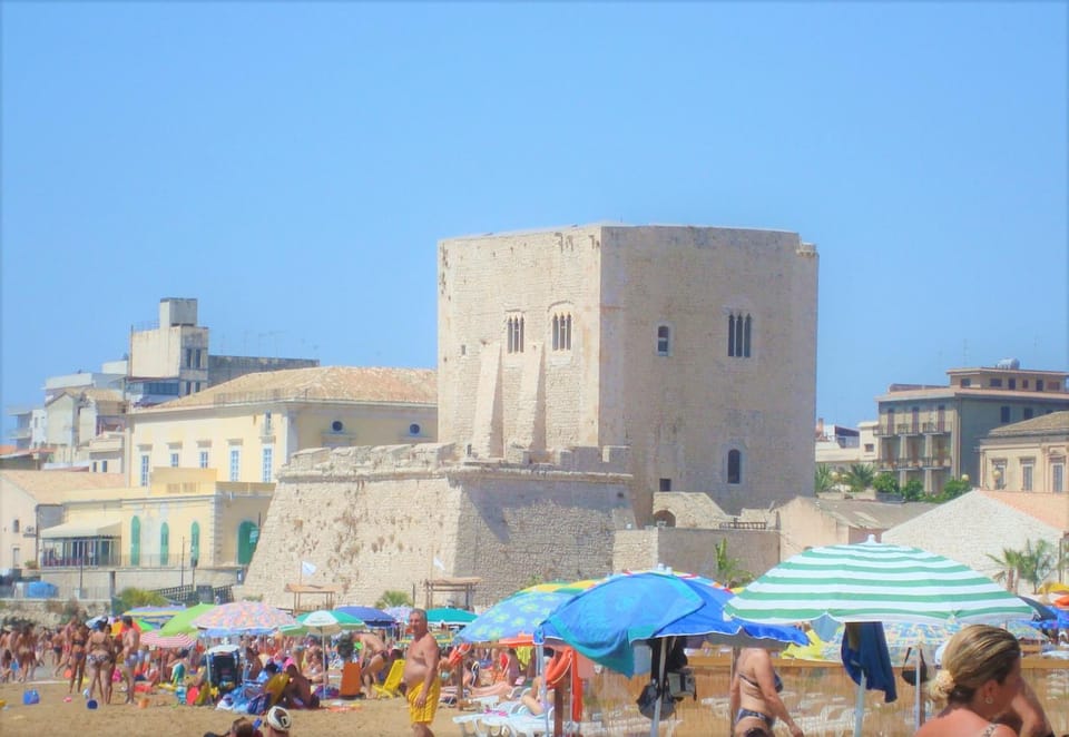 Nearby landmark, Neighbourhood, Landmark view, Sea view
