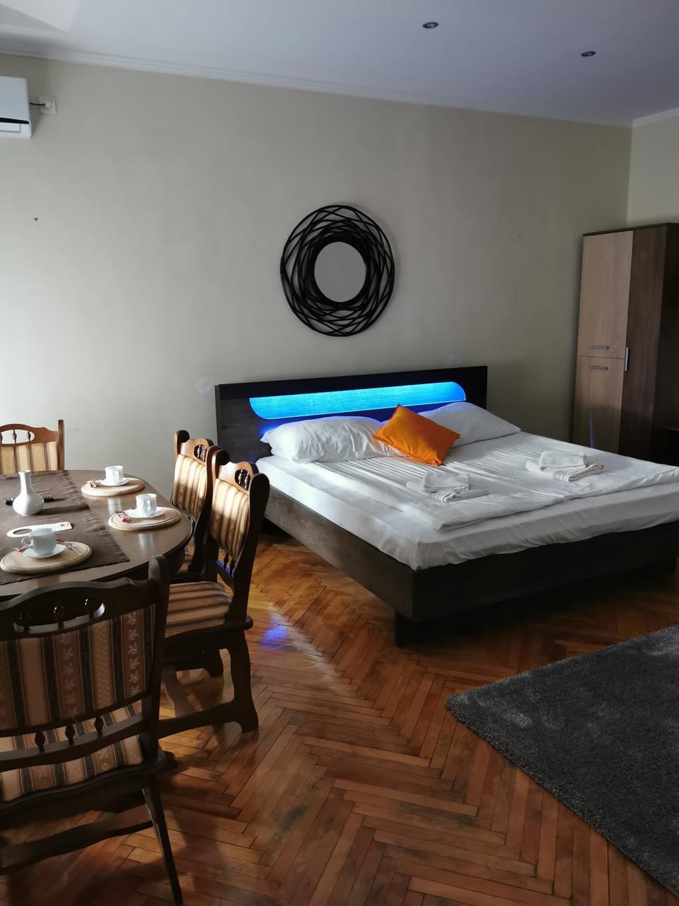 Photo of the whole room
