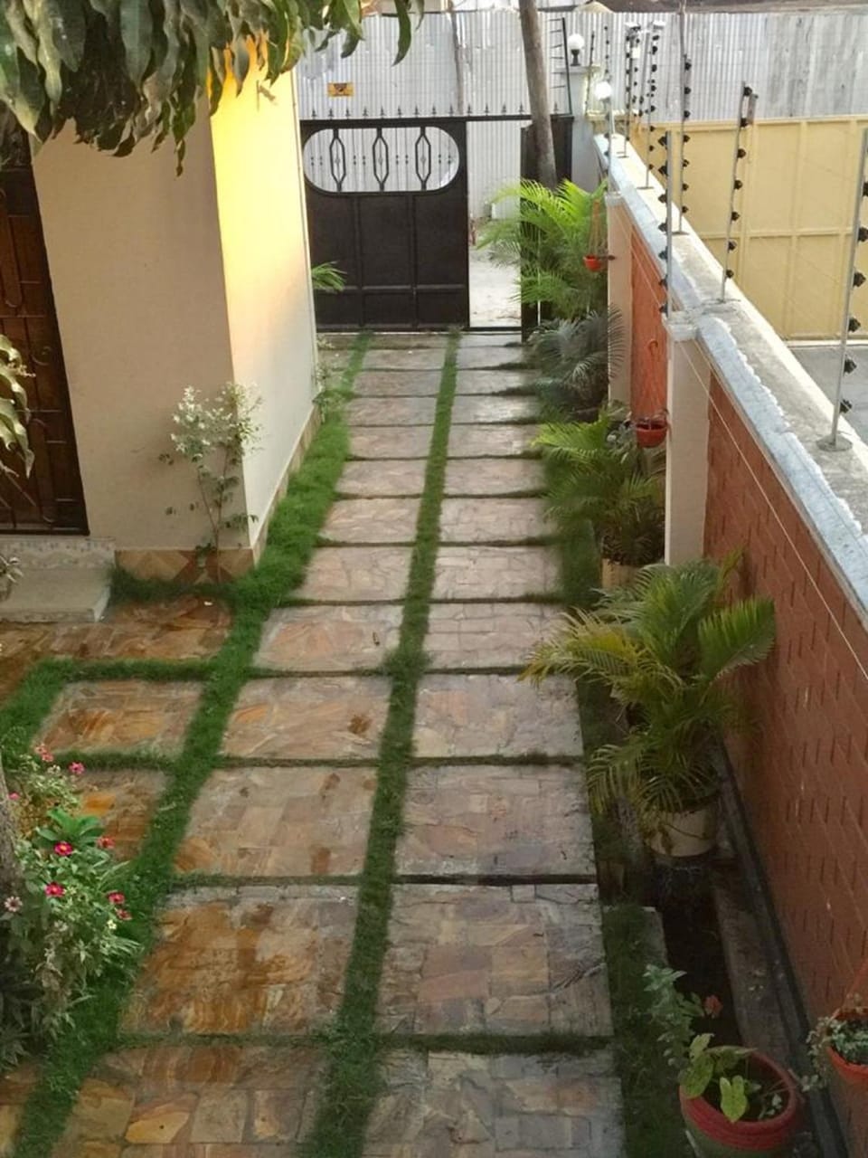 Jfour comfort zone hostel Apartment in City of Dar es Salaam