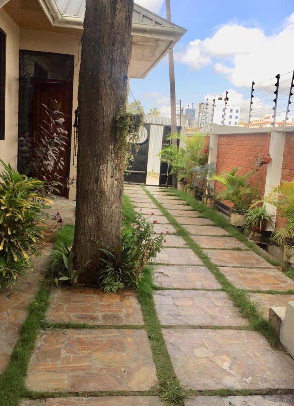 Jfour comfort zone hostel Apartment in City of Dar es Salaam