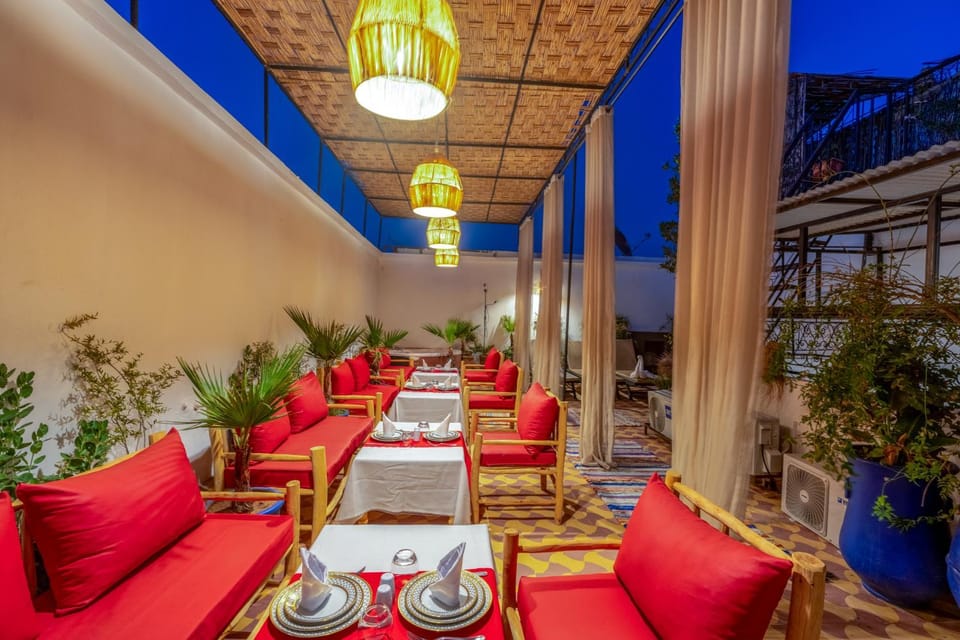 Patio, Restaurant/places to eat, Balcony/Terrace, Living room, Banquet/Function facilities, Seating area