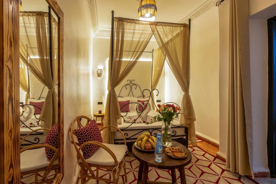 Seating area, Food