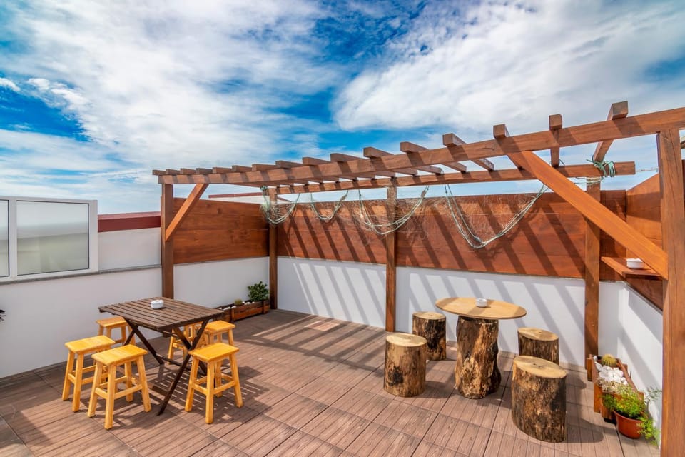 Balcony/Terrace, Decorative detail, Area and facilities