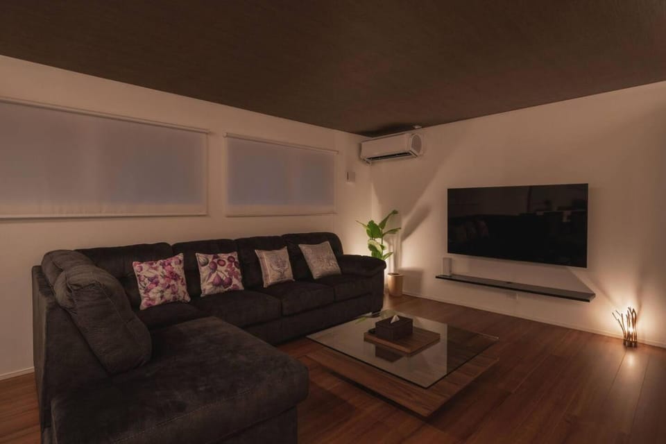 Communal lounge/ TV room, Living room