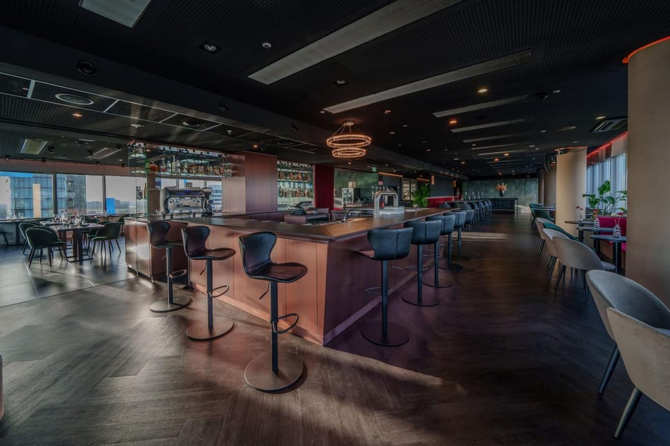 Restaurant/places to eat, Coffee/tea facilities, View (from property/room), Lounge or bar, Dining area, Drinks