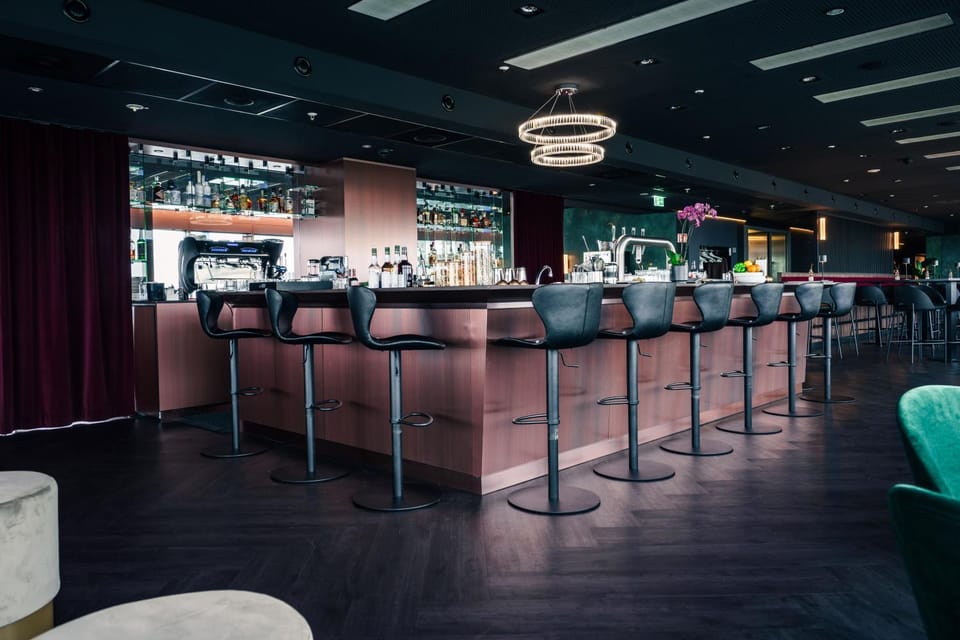 Coffee/tea facilities, Lounge or bar, Drinks