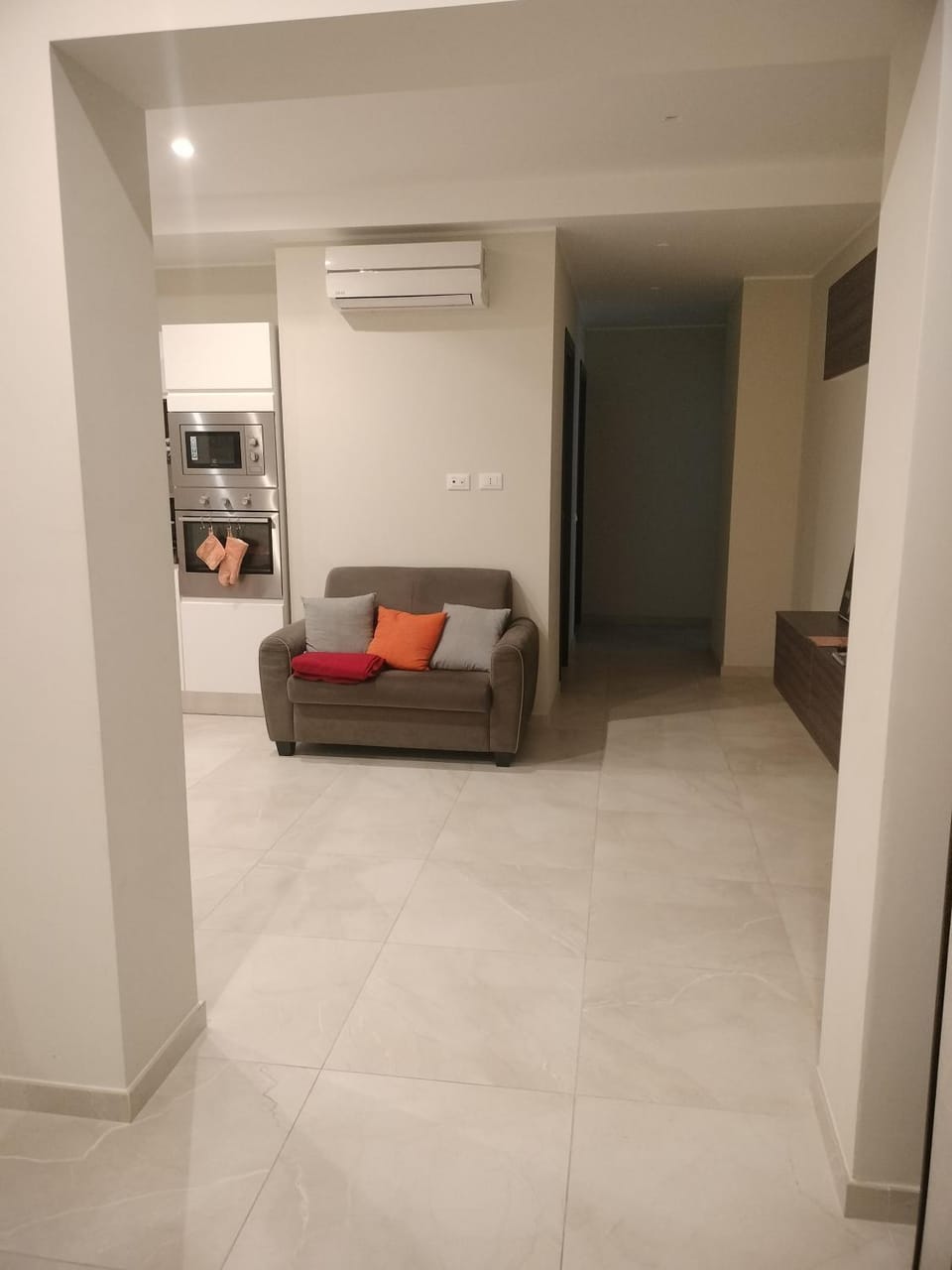 Kitchen or kitchenette, Seating area, air conditioner