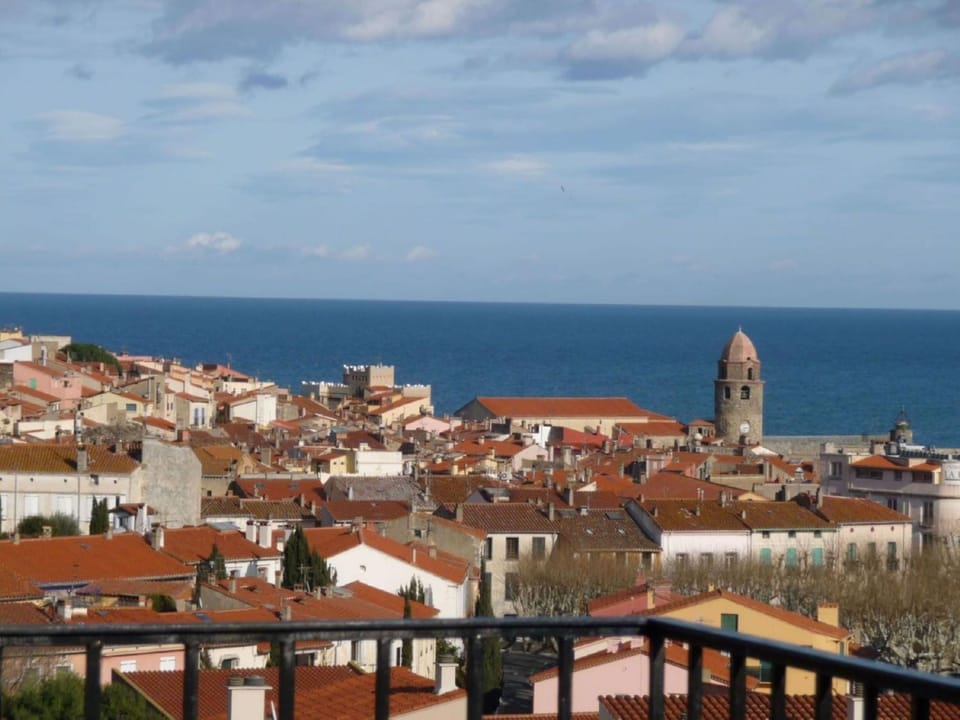 Nearby landmark, Natural landscape, Solarium, View (from property/room), Balcony/Terrace, Balcony/Terrace, City view, Landmark view, Sea view, Sea view