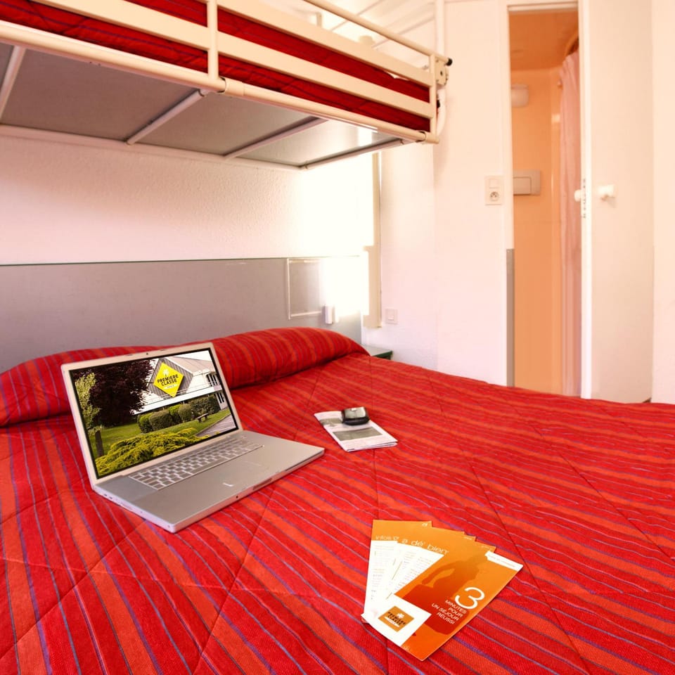 Bed, TV and multimedia
