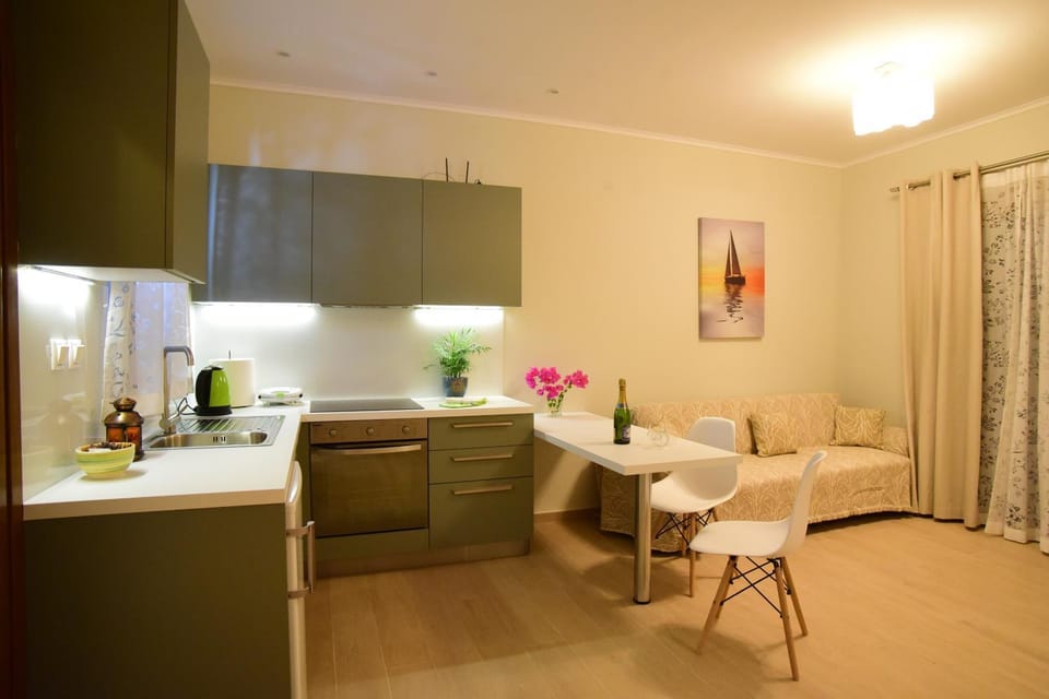 Dining area, Communal kitchen