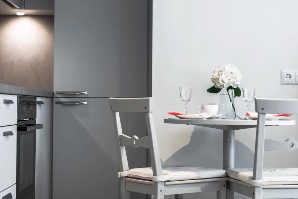 Coffee/tea facilities, Kitchen or kitchenette, Dining area