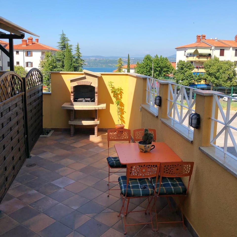 Patio, BBQ facilities, View (from property/room), Balcony/Terrace, Dining area