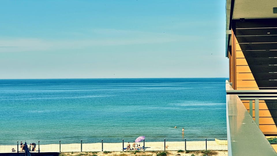 Nearby landmark, Spring, Day, Natural landscape, Activities, Balcony/Terrace, Beach, On site, Landmark view, Sea view, Sea view, Area and facilities, Certificate/Award