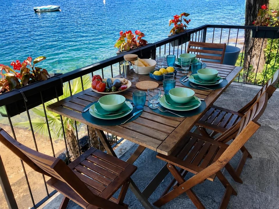 Balcony/Terrace, Lake view