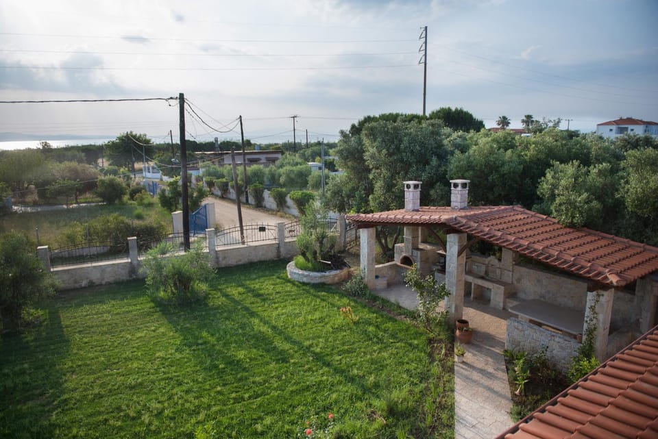 Sea view, Inner courtyard view