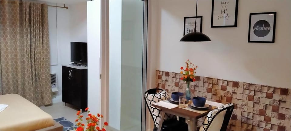 AZURE Urban Resort Residences 1BR Condo with huge wavepool & man-made beach near Airport Apartment in Paranaque
