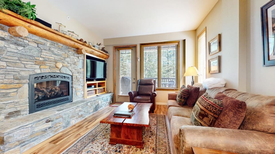Mammoth Green #120 Condo Apartment in Mammoth Lakes