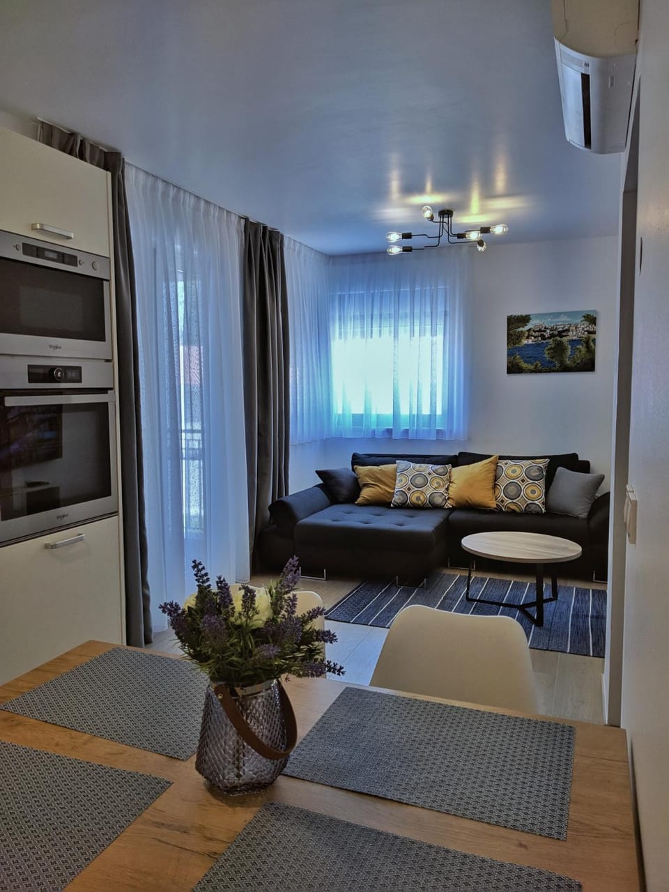 TV and multimedia, Living room, Dining area