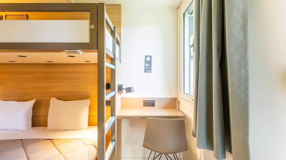 Bed, Bedroom, bunk bed