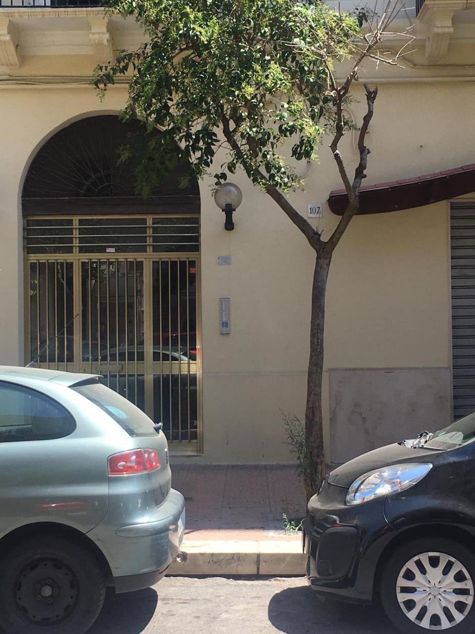 Property building, Facade/entrance, Neighbourhood