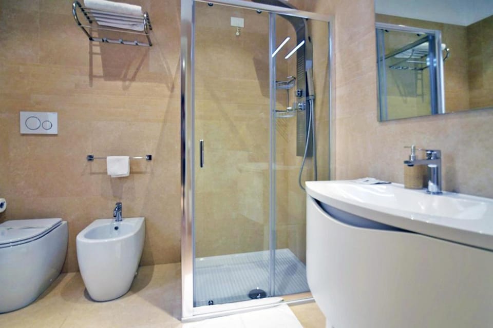 Shower, Bathroom, bidet, heating