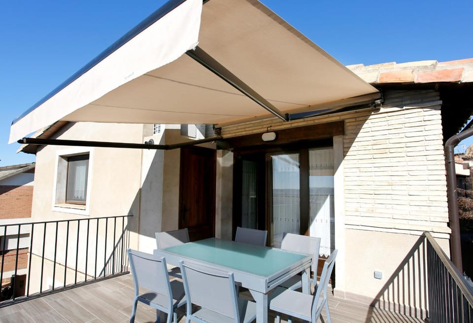 View (from property/room), Balcony/Terrace, Garden view