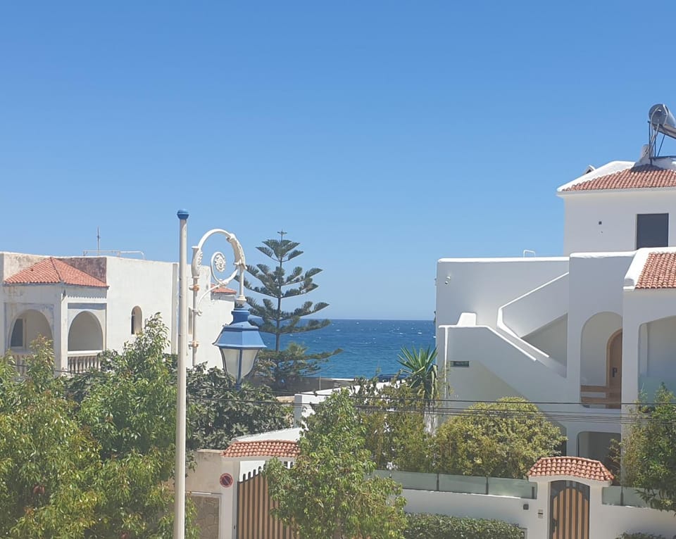 Appartement 4pc à 150m vue mer et vaste terrasse Apartment in Tangier-Tétouan-Al Hoceima