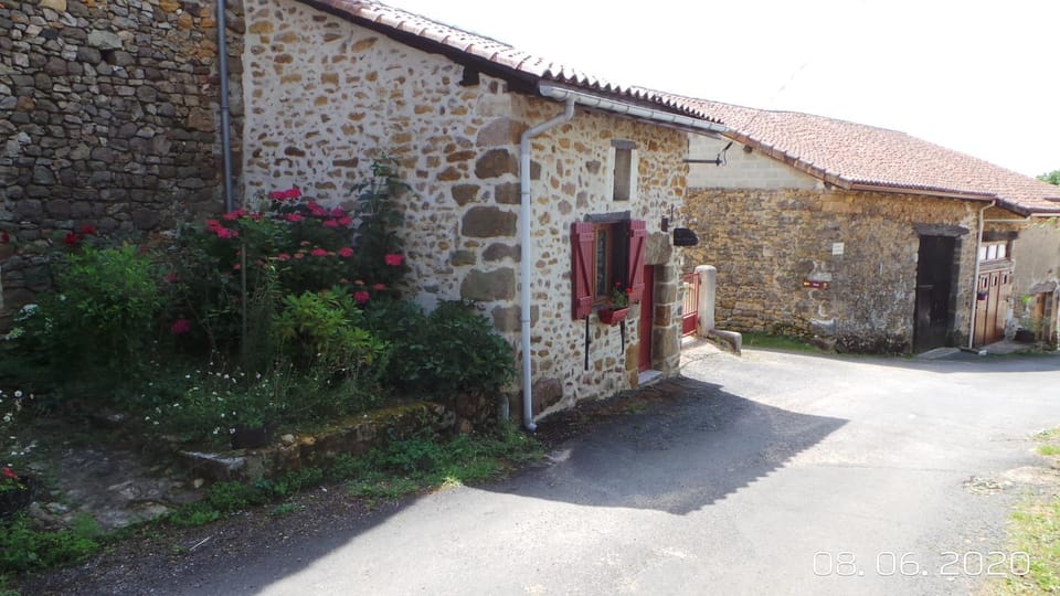 la petite fontaine House in Nouvelle-Aquitaine