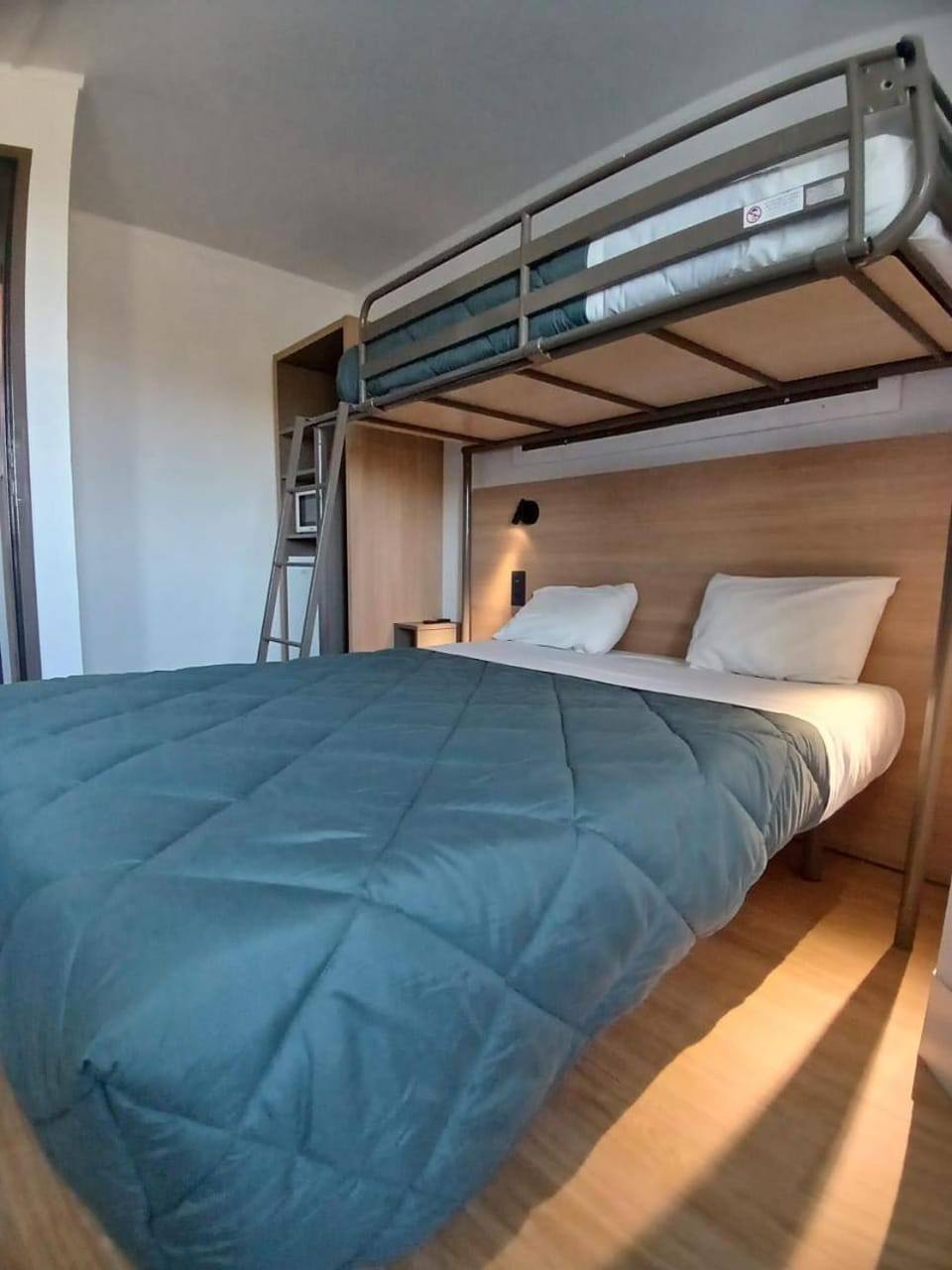 Bed, Photo of the whole room, Bedroom, bunk bed
