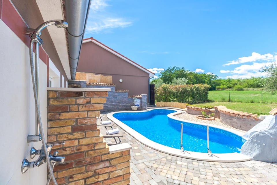 Shower, Patio, Garden, View (from property/room), Balcony/Terrace, On site, Garden view, Pool view, Swimming pool, Swimming pool, Swimming pool