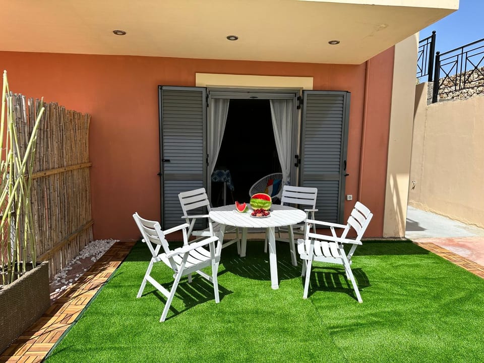 Patio, Seating area