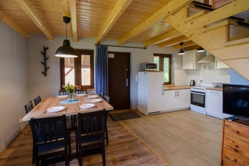 Kitchen or kitchenette, Dining area, dishwasher, minibar, pet friendly, stove
