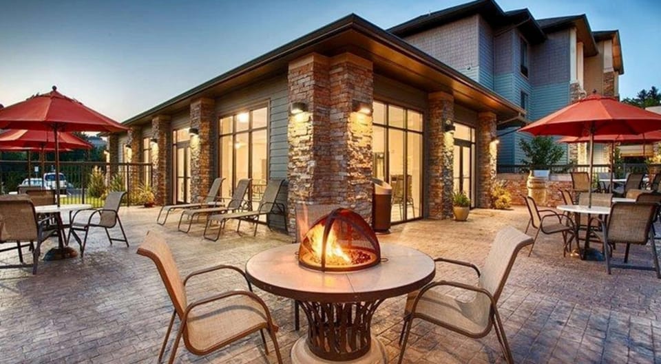 Patio, BBQ facilities, Seating area, On site