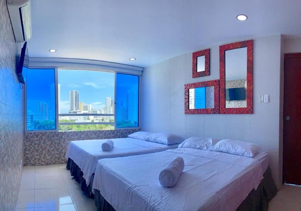Bed, Bedroom, City view, Lake view