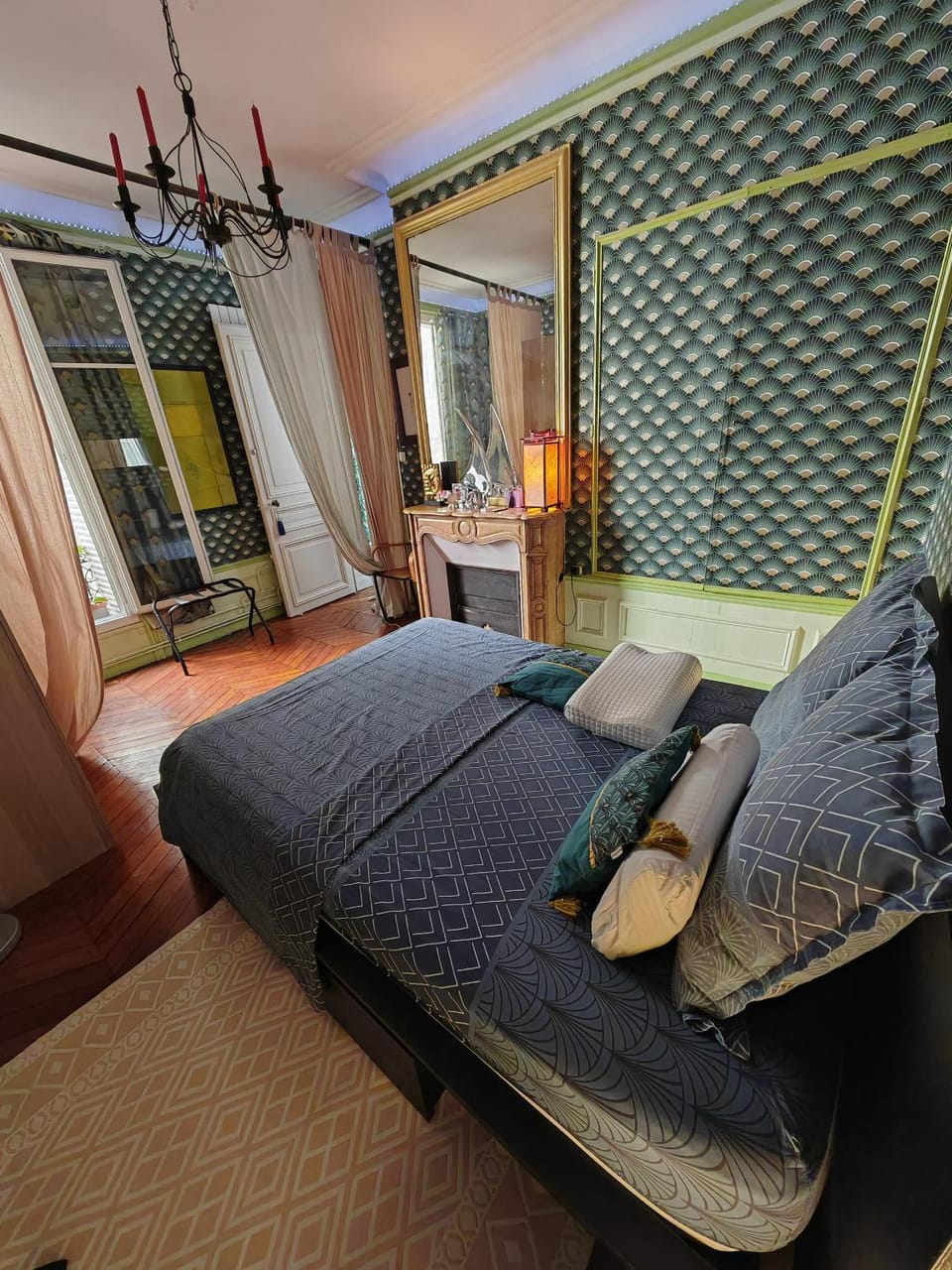 Bed, Photo of the whole room, Bedroom