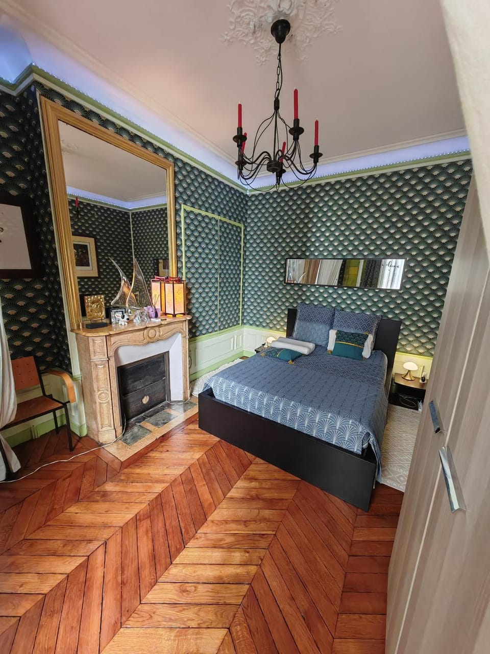 Bed, Photo of the whole room, Bedroom