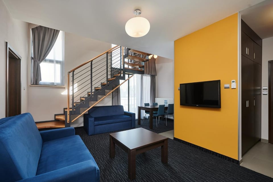 Kitchen or kitchenette, Living room, kitchen