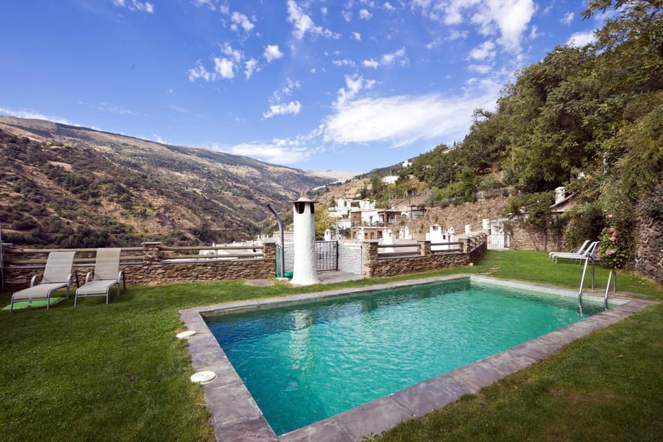 Swimming pool, Swimming pool
