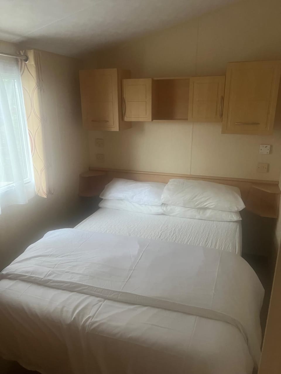 Pinewood Holiday Park House in Amroth