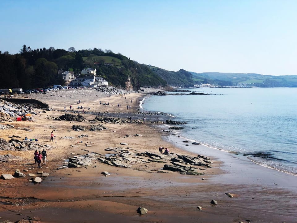 Restaurant/places to eat, Beach
