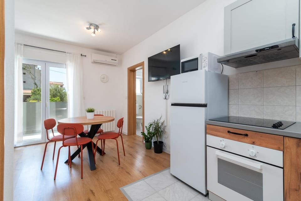 Kitchen or kitchenette, Dining area, kitchen, kitchen