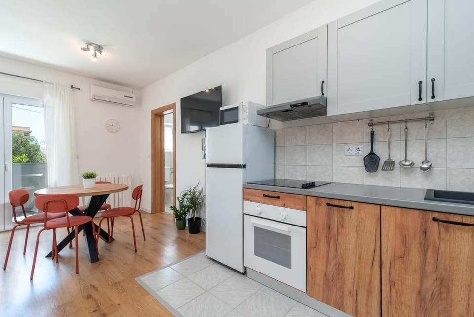 Kitchen or kitchenette, Dining area, kitchen, kitchen