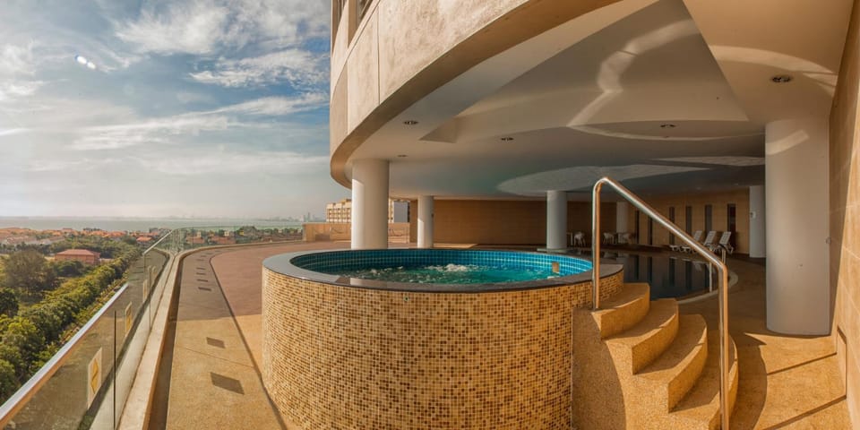 Swimming pool, Swimming pool